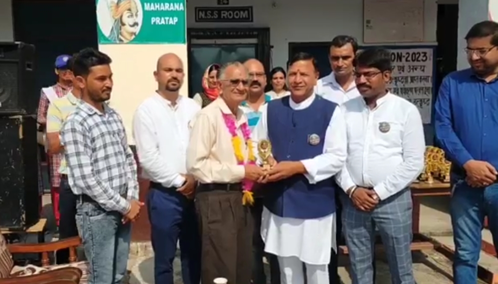 शिक्षक दिवस पर मेरा गांव मेरा देश एक सहारा संस्था और दून प्रेस क्लब ने आयोजित किया सम्मान समारोह