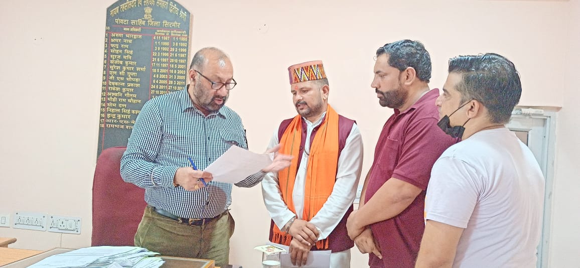 आज से गौ रक्षकों का क्रमिक अनशन शुरू : प्रशासन गौ रक्षा के लिए  रहा नाकाम