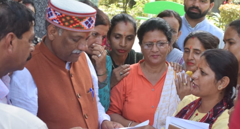 23 सालों से नौकरी का इंतजार कर रही महिलाओं ने मांगा ऊर्जा मंत्री से न्याय