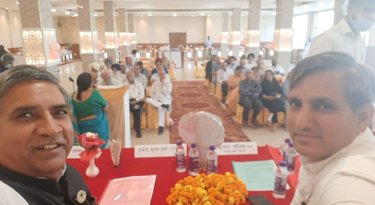 देश की तरक्की में वरिष्ठ नागरिकों का योगदान: डीसी सिरमौर