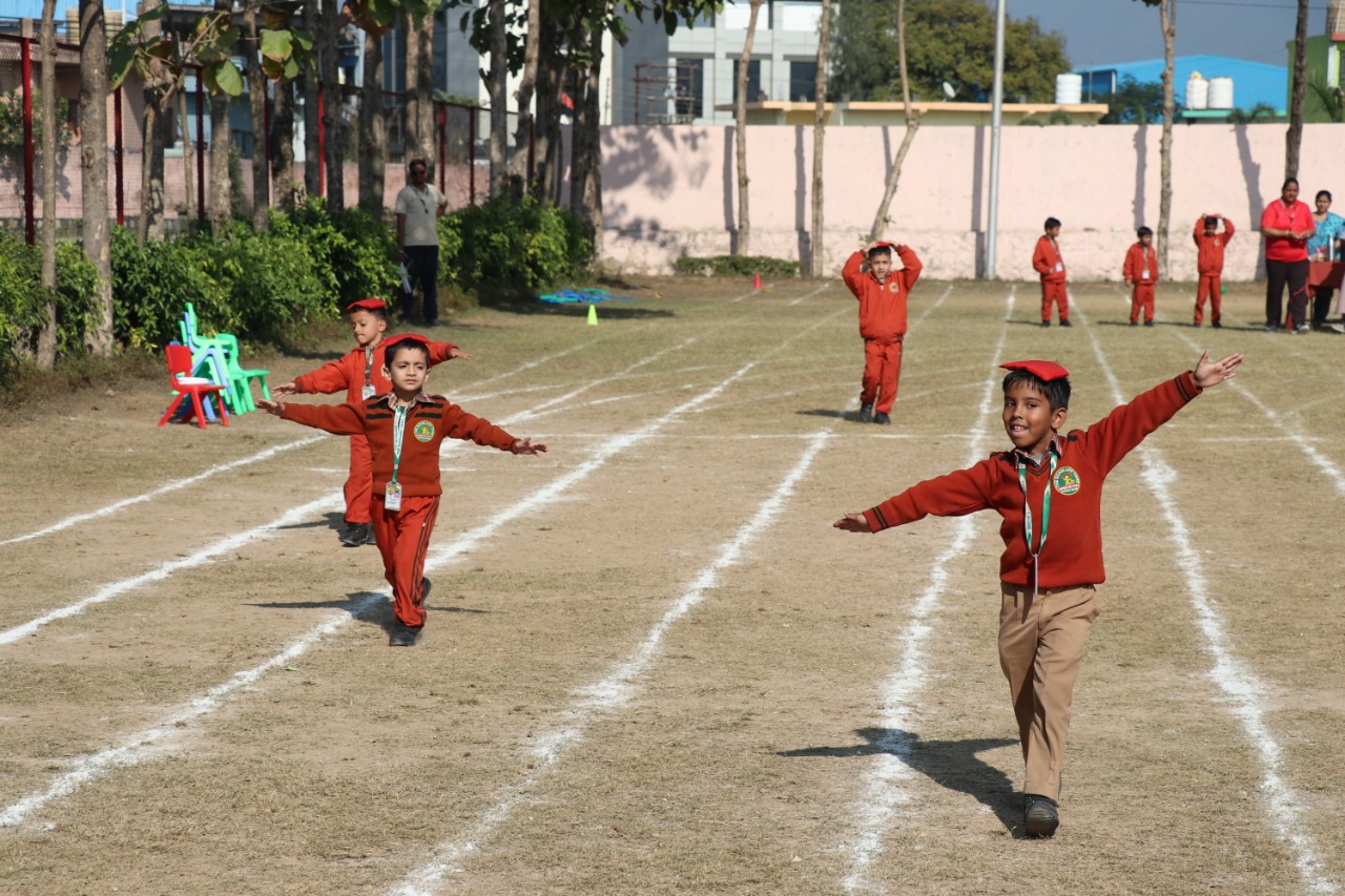 द स्कॉलर्स होम’ स्कूल में खेल दिवस शुरू