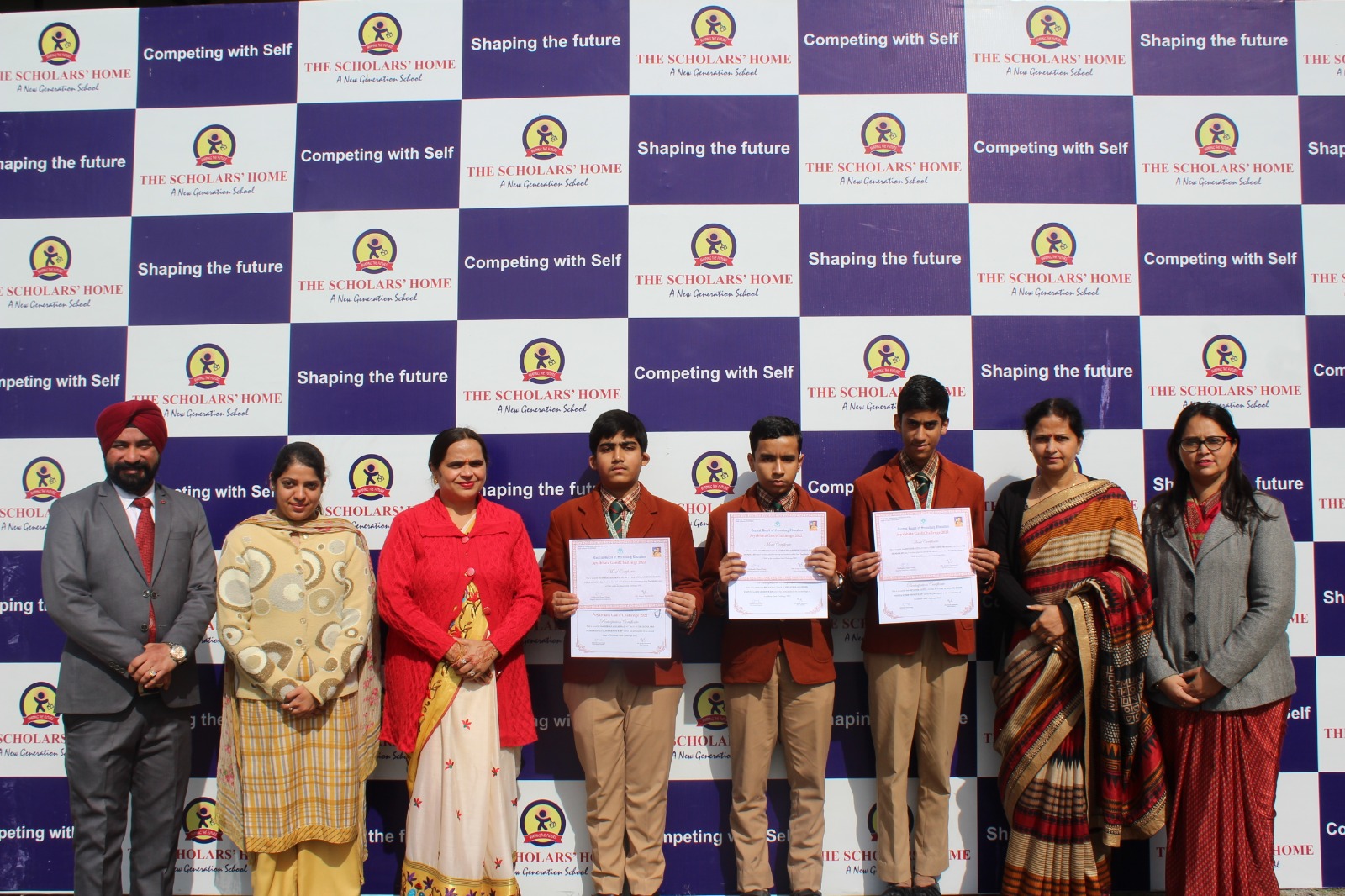 आर्यभट्ट गणित चैलेंज में द स्कॉलर्स होम स्कूल के विद्यार्थियों ने किया नाम रोशन
