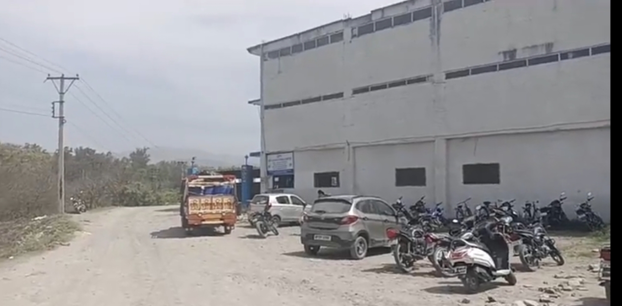 Zee laboratories कंपनी में income tax की रेड Zee laboratories कंपनी में income tax की रेड