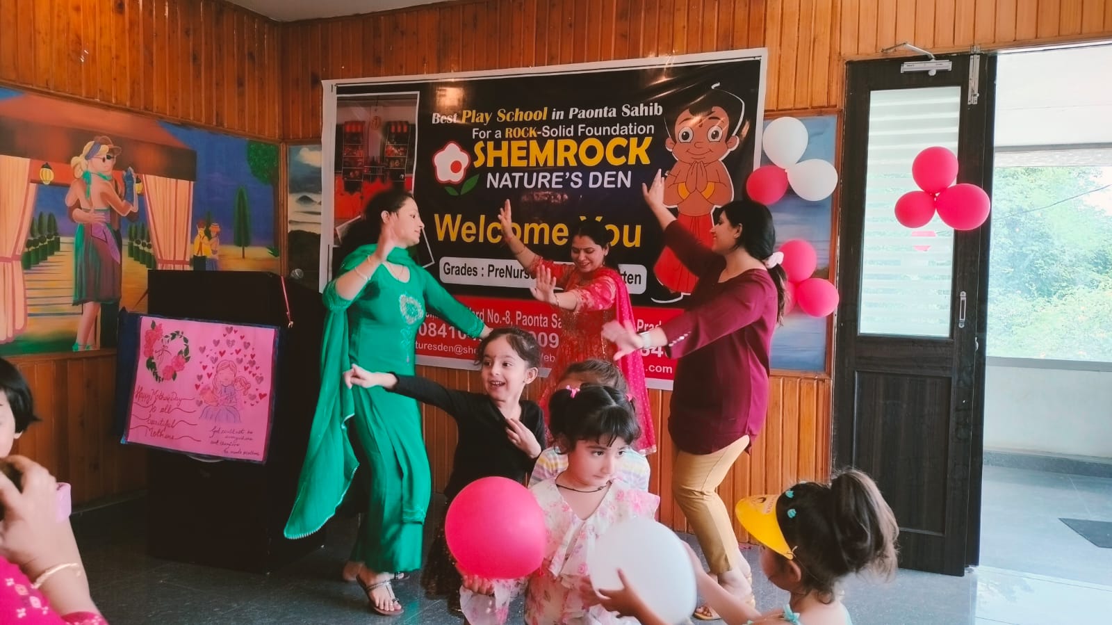 शेमरॉक नेचर डेन ने हाइड आउट रेस्ट्रोकैफे मनाया मदर्स डे