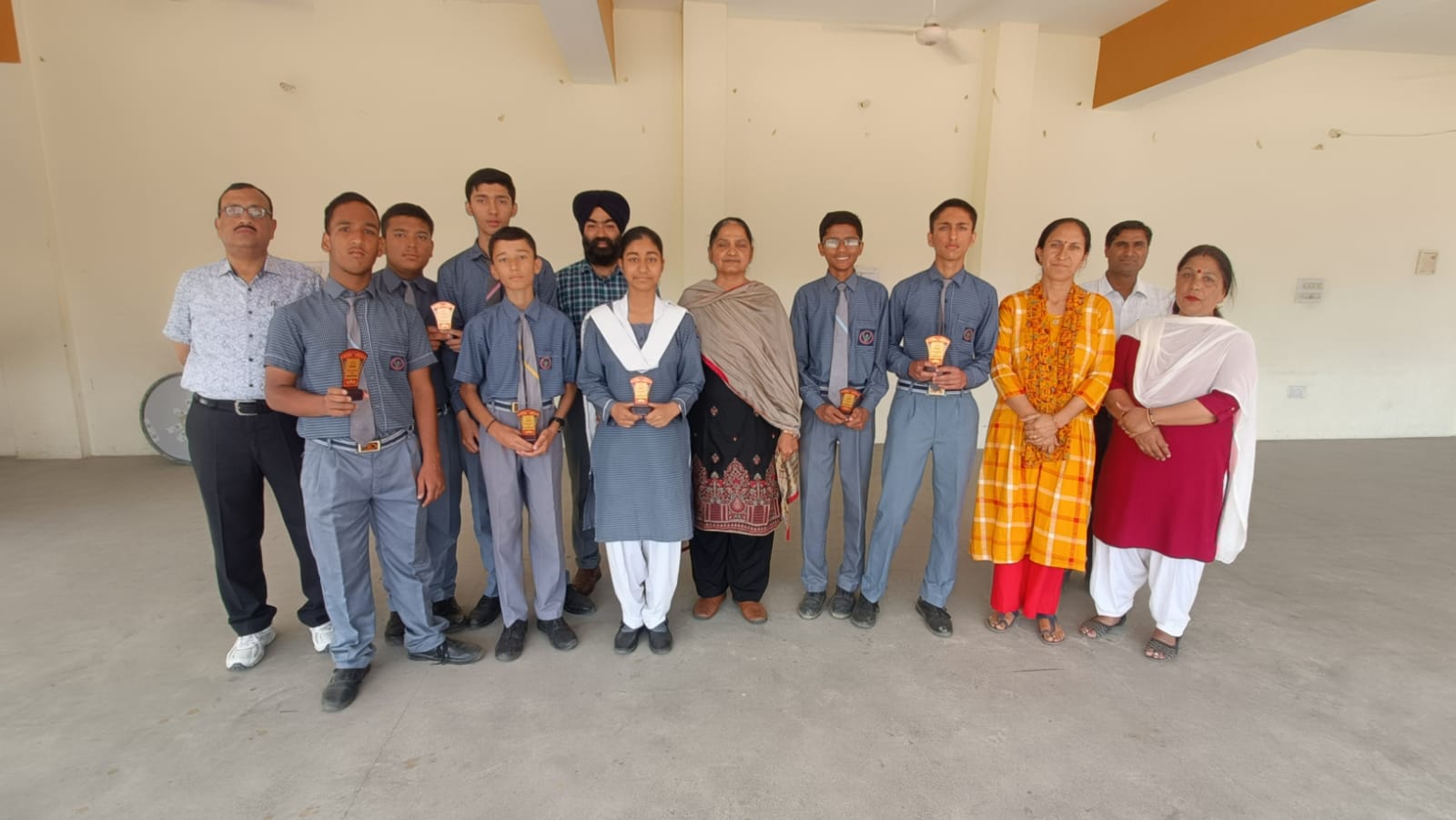 मिशन स्कूल के बच्चों ने किया नाम रोशन