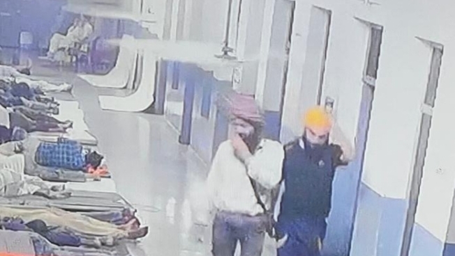 सीसीटीवी में कैद हुए बमबाज