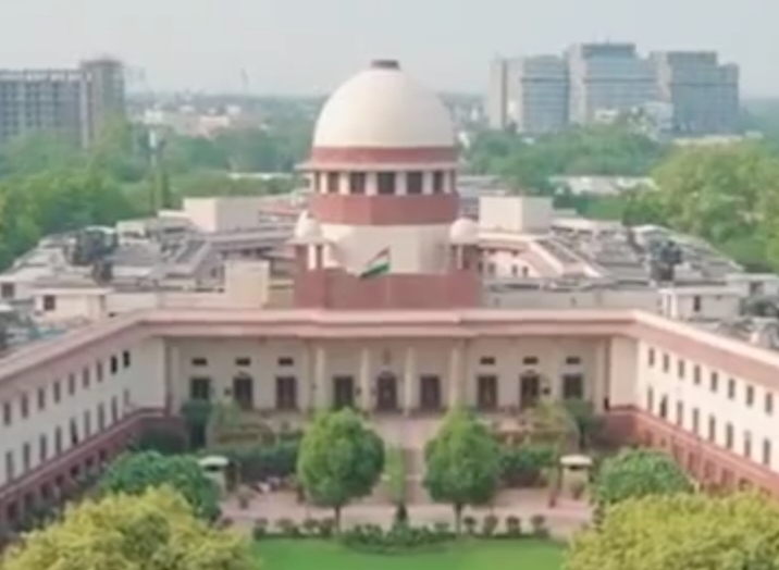 SC: पूरे देश में फिल्म चल रही है तो राज्य सरकार भी दर्शकों पर फ़ैसला छोड़ दें