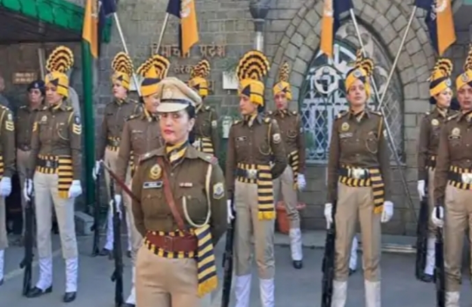 पुलिस को सुख : सलामी देना कर दी सीएम ने बंद