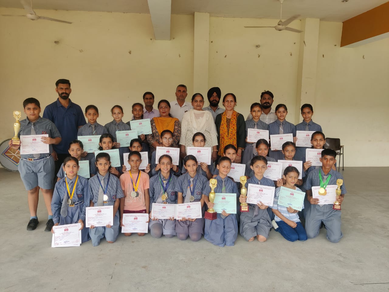 खेलकूद प्रतियोगिता में मिशन स्कूल का दबदबा