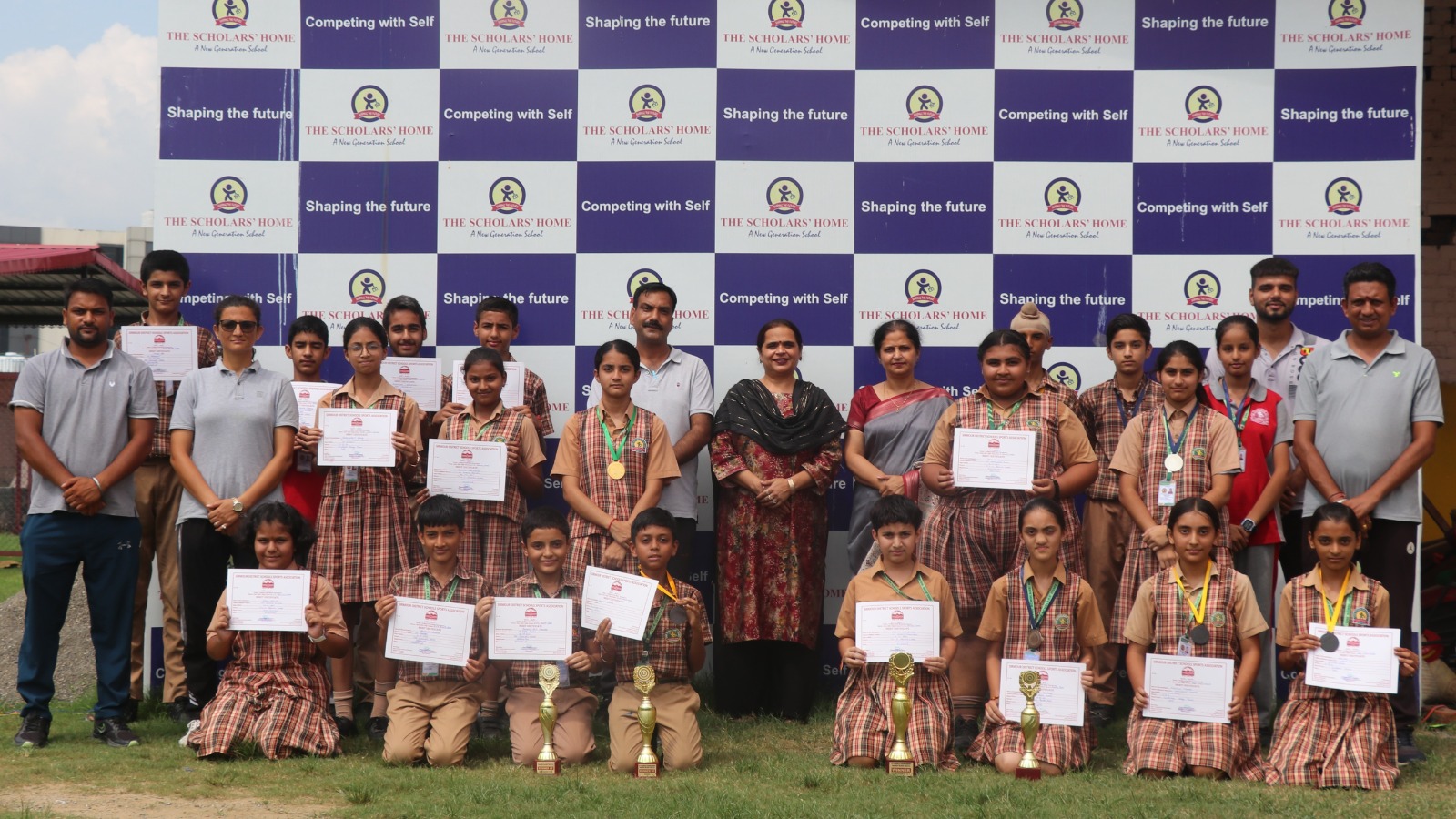 पांवटा ब्लॉक में द स्कॉलर्स होम स्कूल के खिलाड़ियों का शानदार प्रदर्शन