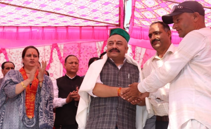 पूर्व सीएम यशवंत सिंह परमार की जन्मस्थली में लाखों की घोषणायें पूर्व सीएम यशवंत सिंह परमार की जन्मस्थली में लाखों की घोषणायें