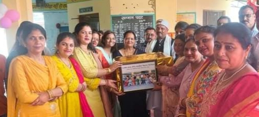 पूर्व ऊर्जा मंत्री सुखराम की धर्मपत्नी शशि शिक्षा विभाग से सेवानिवृत्त पूर्व ऊर्जा मंत्री सुखराम की धर्मपत्नी शशि शिक्षा विभाग से सेवानिवृत्त