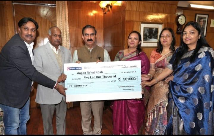 जारी है सीएम आपदा राहत कोष में मदद: अब भूषण ज्वेलर्स की तीन बहुओं ने दी अपनी सैलरी