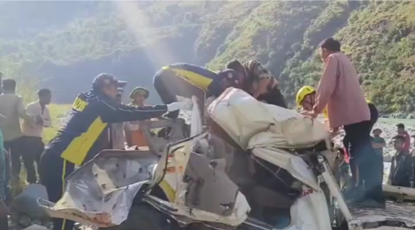 हिमाचल के 4 लोगों की उत्तराखंड में सड़क हादसे में मौत हिमाचल के 4 लोगों की उत्तराखंड में सड़क हादसे में मौत