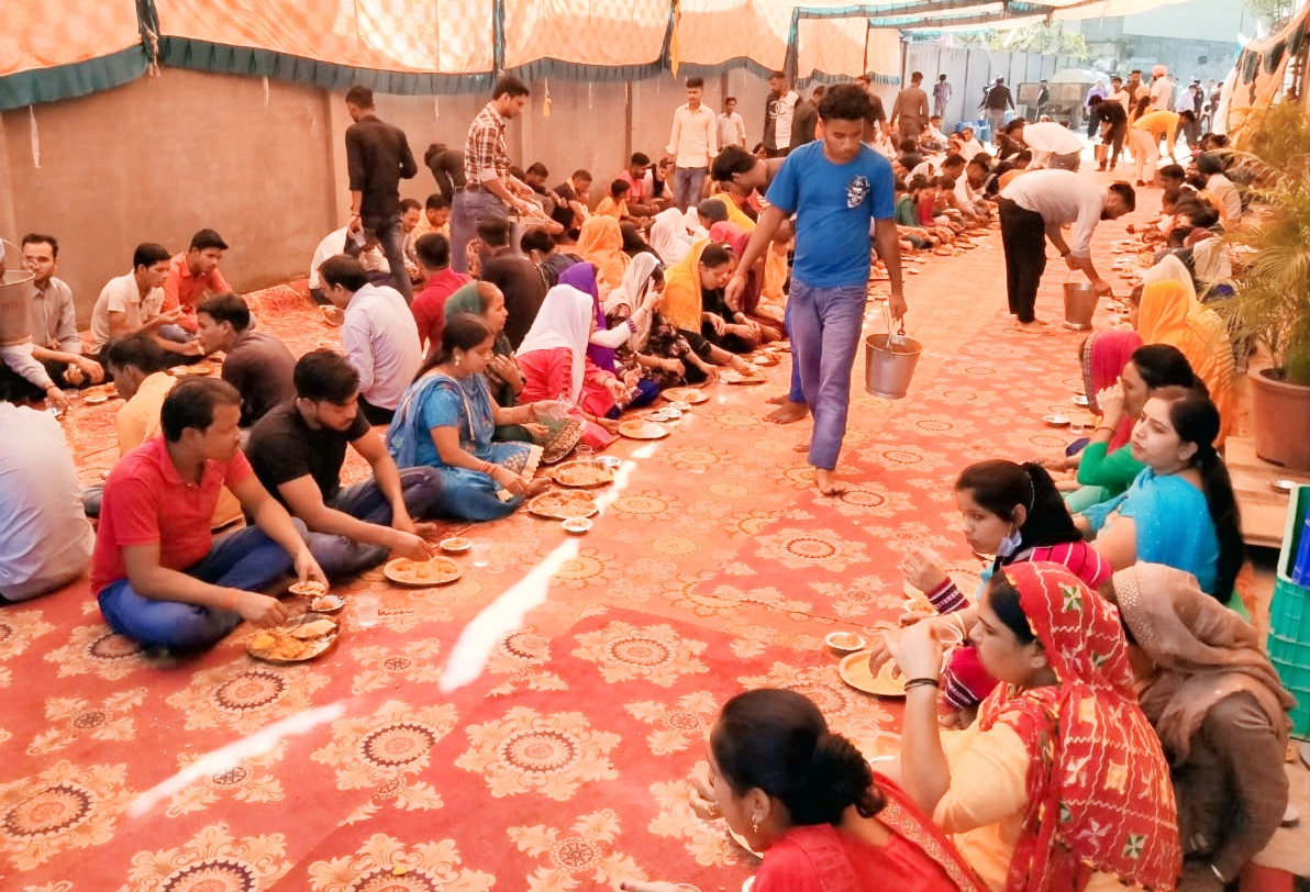 Saphnix फार्मास्यूटिकल कंपनी  में विशाल भंडारे का आयोजन