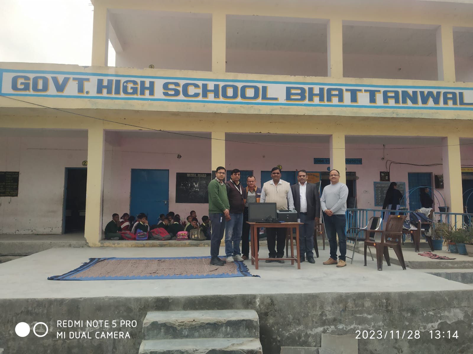 Mankind ने मंच बनाया , तो NCL ने दिया फर्नीचर Mankind ने मंच बनाया , तो NCL ने दिया फर्नीचर