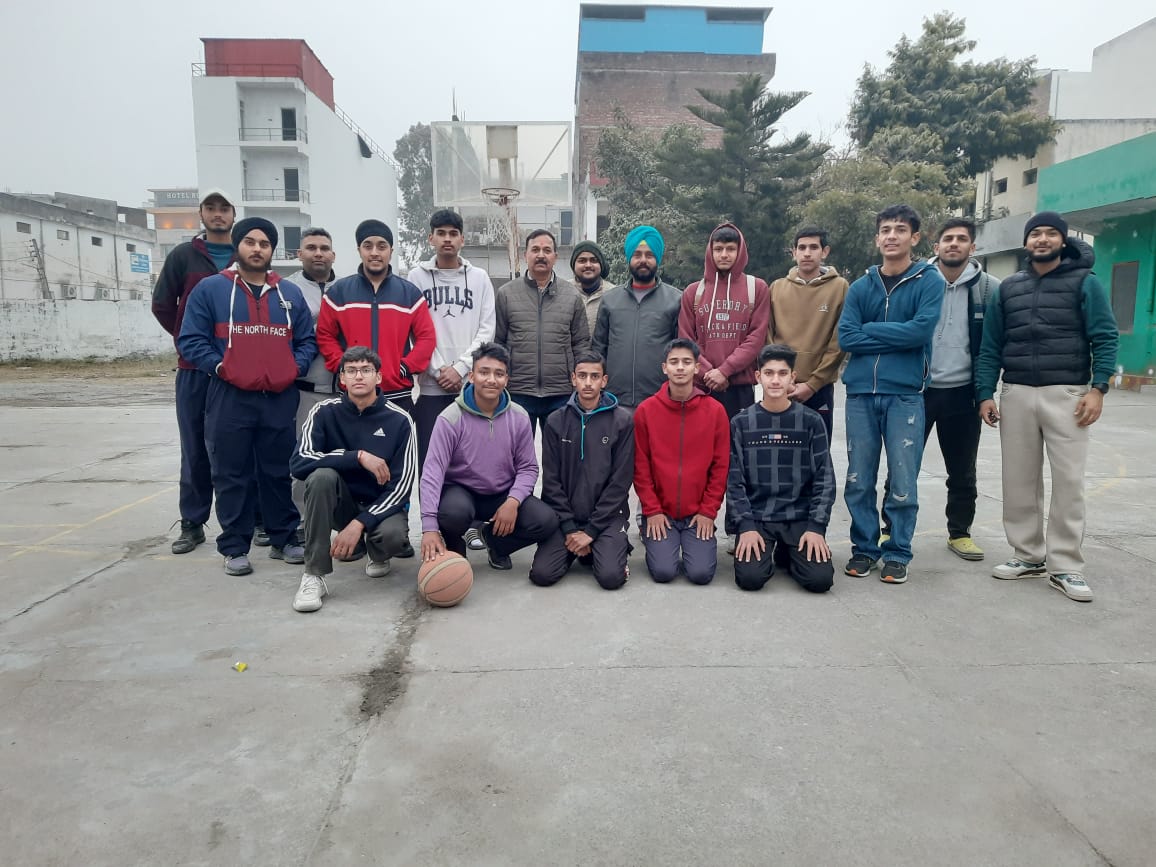 बास्केटबॉल स्टेट चैंपियनशिप के लिए सिरमौर छात्र टीम चयनित