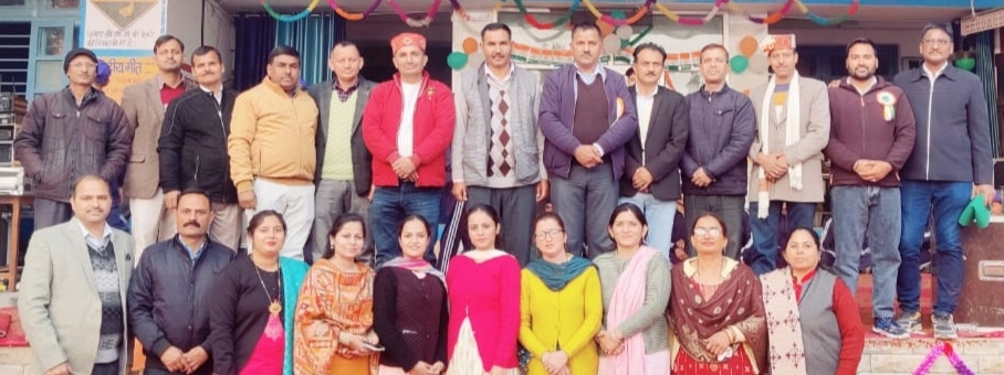 इस स्कूल में वर्षों से गणतंत्र दिवस और वार्षिक पारितोषिक वितरण समारोह एक साथ