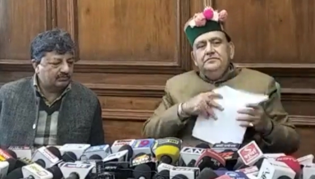 कांग्रेस के बागी विधायक अयोग्य करार , सीएम के ब्रेकफास्ट में नहीं पहुंचे विक्रमादित्य