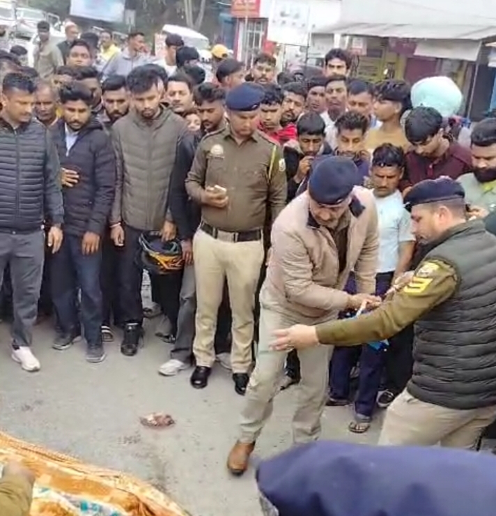 पांवटा : ट्रक ने बाता पुल पर बाइक सवार पुलिस जवान को कुचला, मौके पर मौत