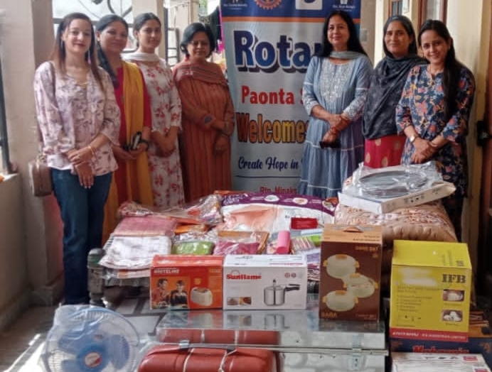 एक निर्धन परिवार की बेटी की शादी के लिए सामान किया भेंट