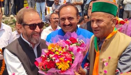 अब शिलाई के लादी क्षेत्र में कांग्रेस को झटका , पूर्व चेयरमैन ने छोड़ी कांग्रेस