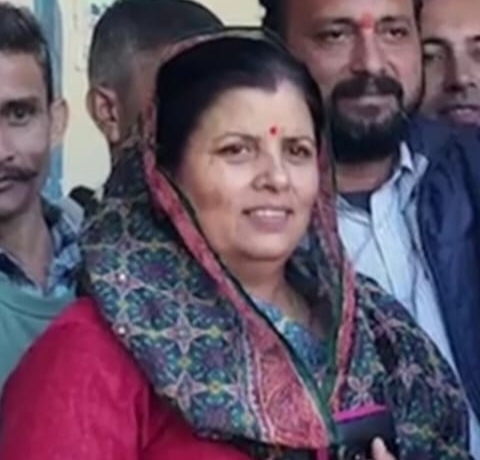 सीएम की पत्नी को टिकट ; भाजपा प्रत्याशी की हैट्रिक रोकने के लिए कांग्रेस ने खेला दांव