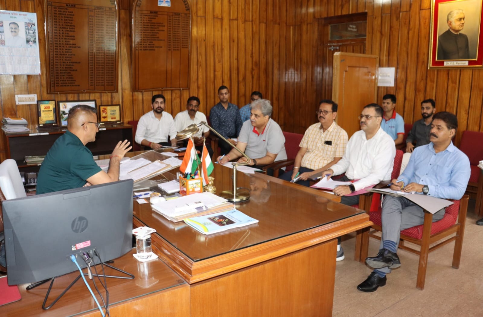 बाहरी राज्यों वाले वाहनों में सब्जी और फल विक्रताओं पर रखें नजर