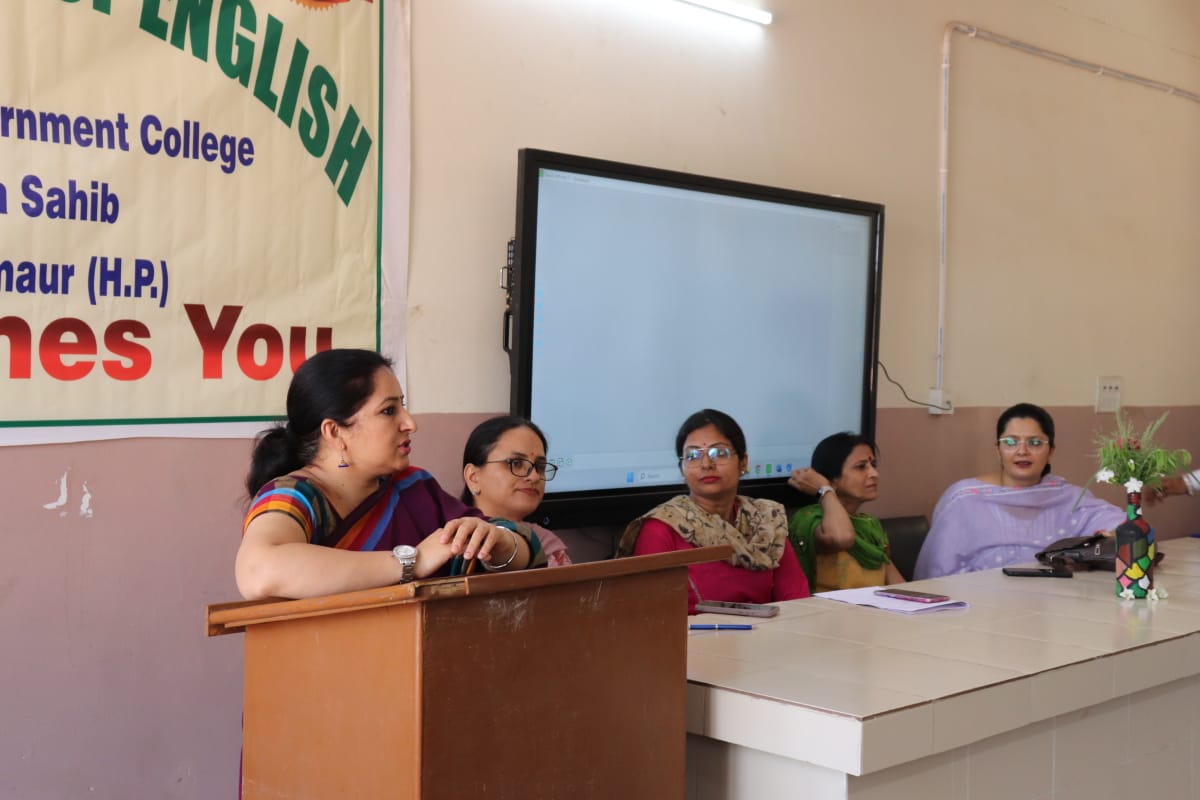 पांवटा कॉलेज में प्रतियोगिता का आयोजन