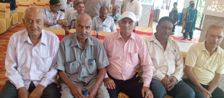 जब मिले पुराने मित्र : होटल ग्रैंड रिवेरा में मनाया गया स्थापना दिवस