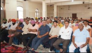 बैठक में मौजूद सैनी समाज के लोग