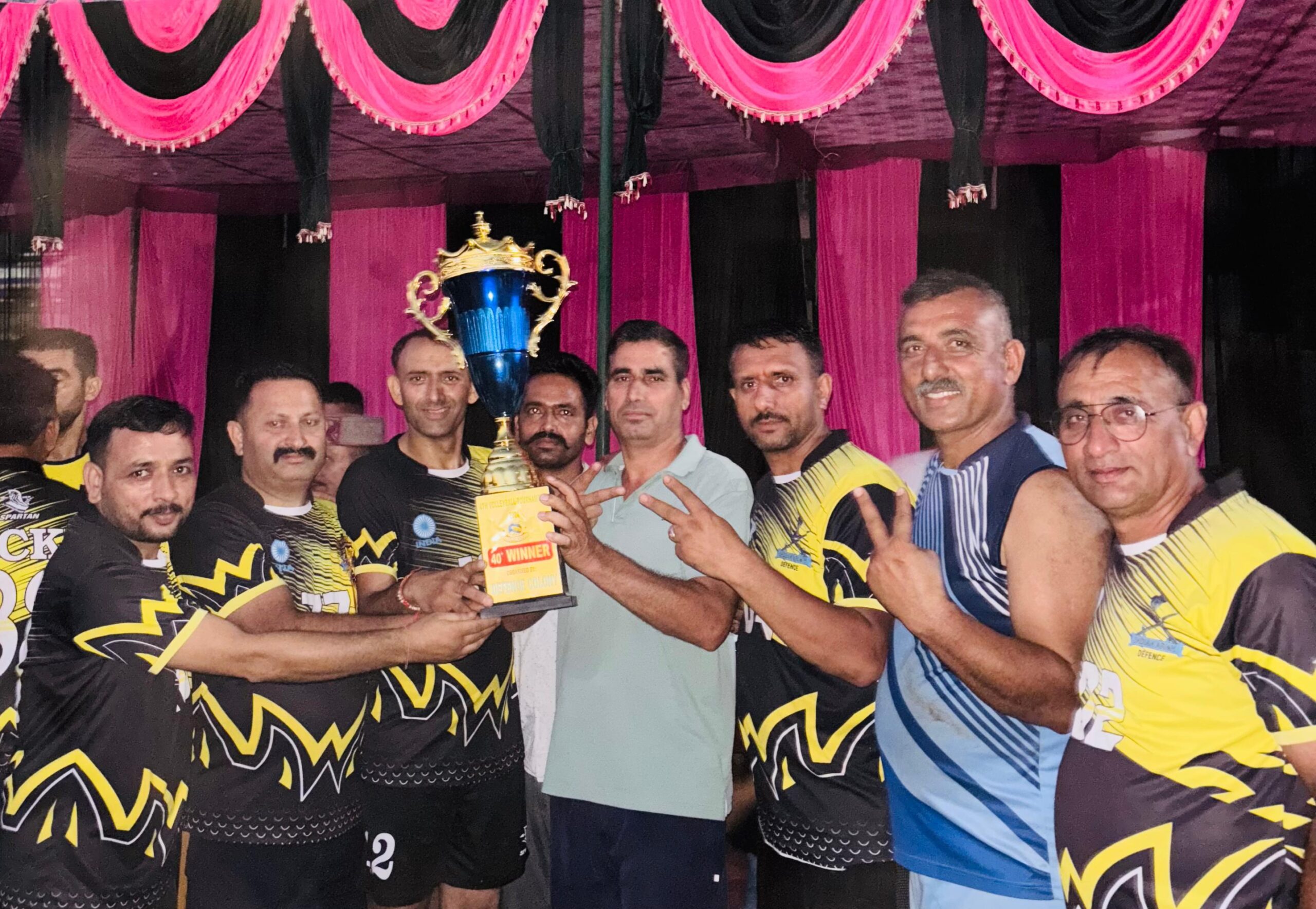 उम्र 40 साल पार फिर भी खिलाड़ी बेमिसाल : डिफेंस कॉलोनी विजेता