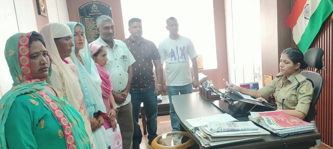 पत्रकार के खिलाफ झूठा मामला दर्ज करवाने और धमकाने के आरोप की डीएसपी से शिकायत पत्रकार के खिलाफ झूठा मामला दर्ज करवाने और धमकाने के आरोप की डीएसपी से शिकायत