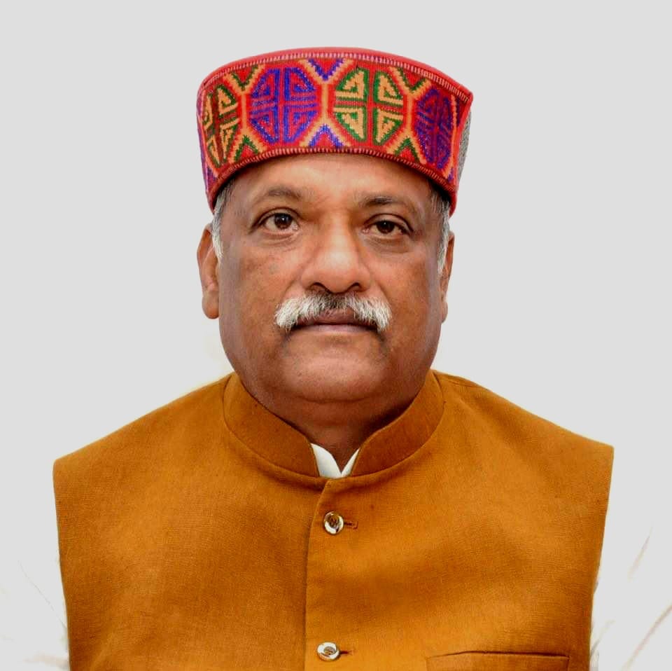 इसलिए 2 साल का जश्न : उनके अपने ही गिरा रहे थे सरकार , लेकिन बच गई