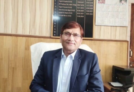 आखिरकार शिलाई उप मंडल को मिला नया एसडीएम; कार्यभार संभाला