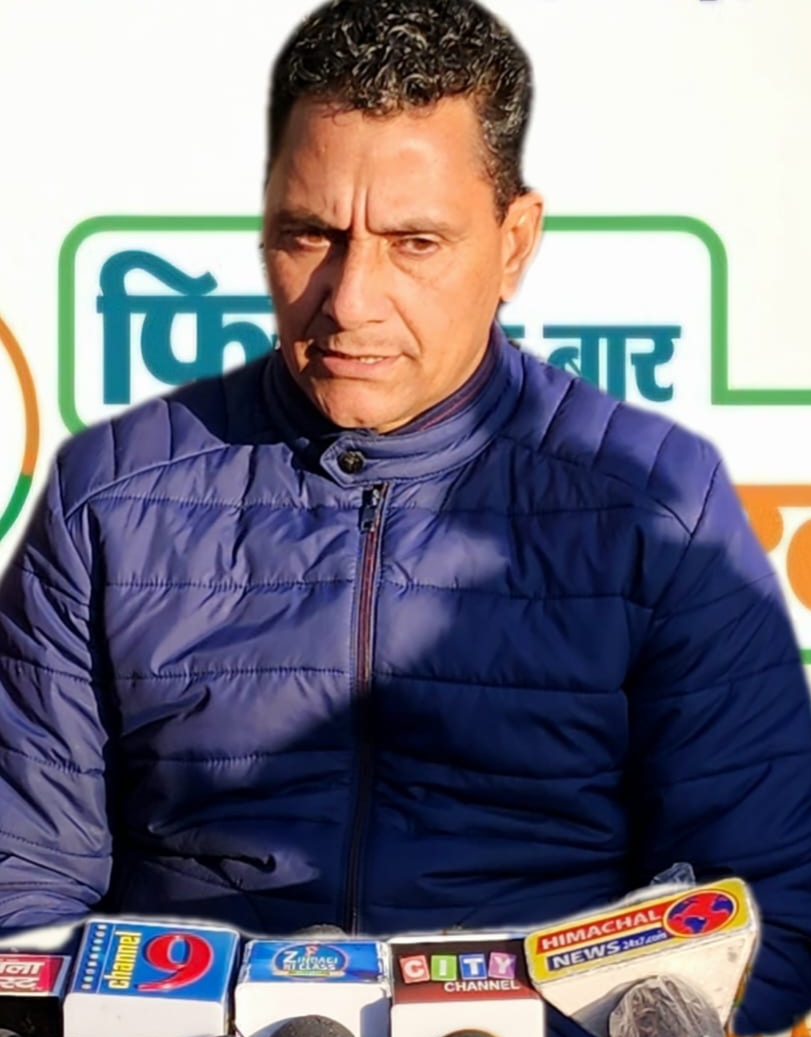 सुख की सरकार ; जहां सड़क नहीं, वहां पर भी टैंकरों से पहुंचा दिया पानी