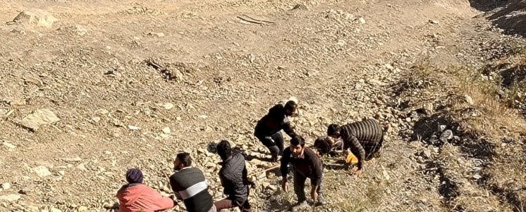 बड़वाश के समीप पिकअप खाई में गिरी दो की मौत, शिलाई क्षेत्र के एक युवक की पहचान , दूसरे की नहीं