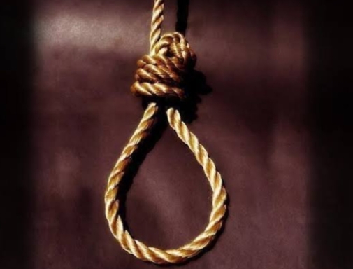 संदिग्ध हालत में सतौन के समीप जंगल में लटका मिला शव