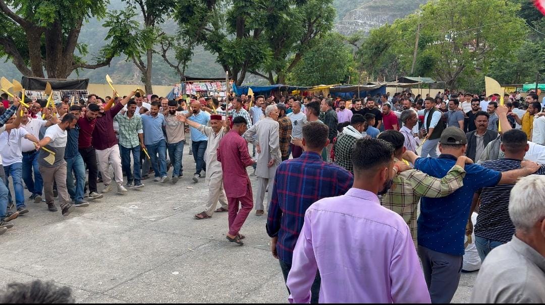 फिर से लौट रही, बिशु मेले में रौनक आज बनोर में धूमधाम से मनाया गया