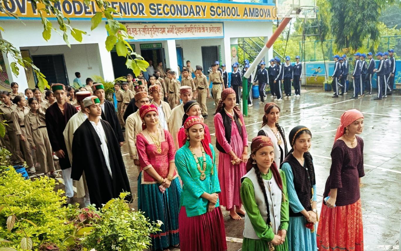 आदर्श विद्यालय अम्बोया में धूमधाम से मनाया गया 79 वां स्वतंत्रता दिवस