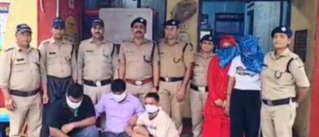 जिस्मफरोशी : विकासनगर कोतवाली पुलिस ने  हरबर्टपुर की सोनिया बस्ती में एक मकान में छापा मारकर देह व्यापार का किया भंडाफोड़….